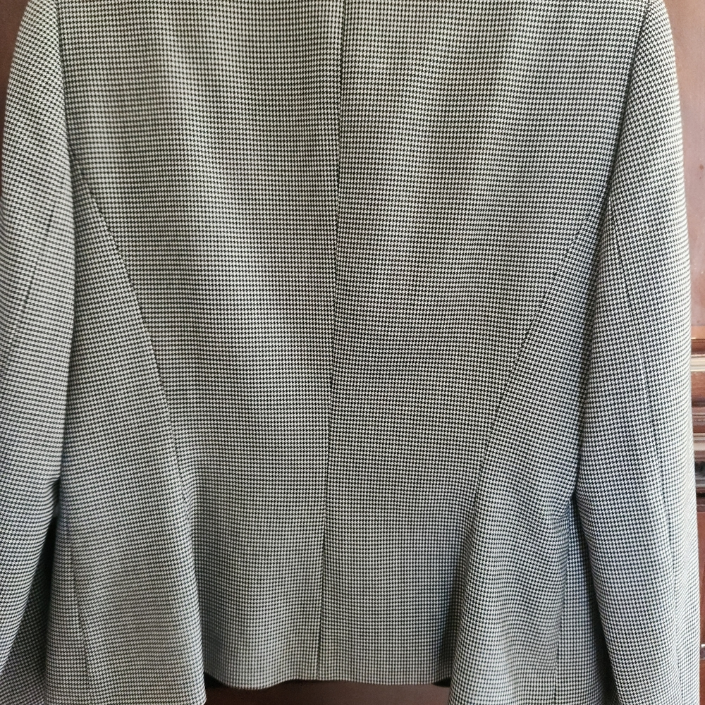 Chic Womens Houndstooth Blazer/ Jacket With Black Velvet Collar - Picture 6 of 6